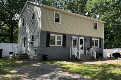 524 Goodwin St 1