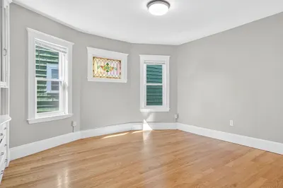 17 Chelmsford St #2