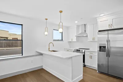 127 E Cottage St #1 1