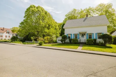 28 Anawan St