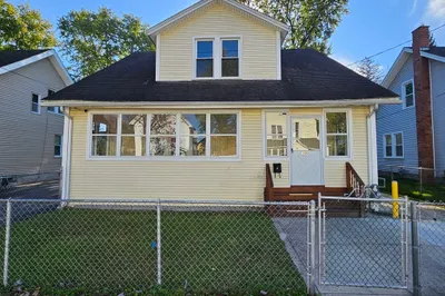 39 Worthen St