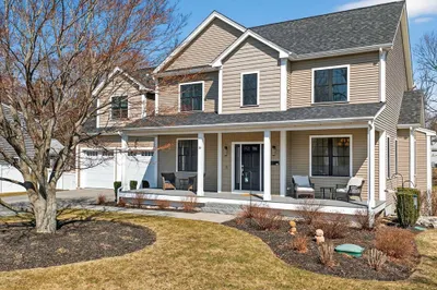 16 Fairview Ave