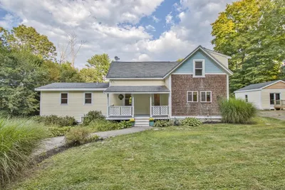 10 Tilting Rock Rd