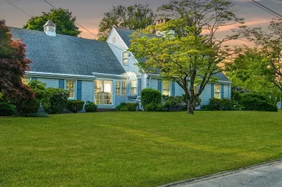 25 Pequot Road 1