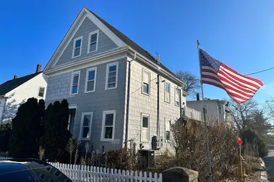 82 Albertina St #2 1
