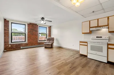 80 Foster St #306