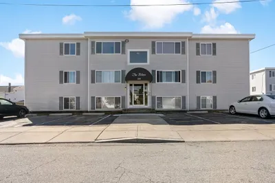 239 Glasgow St #4 1