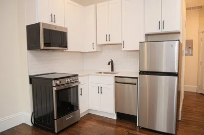 261 W Newton St #3