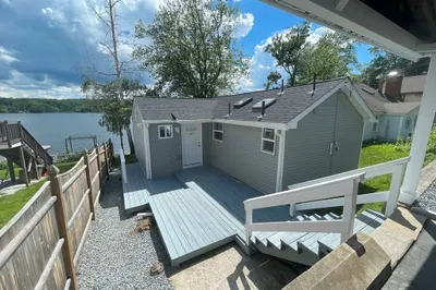 47 Lakeshore Dr 1