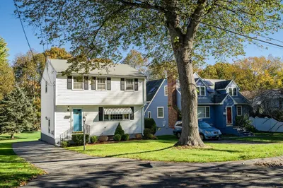 42 Grapevine Avenue 1