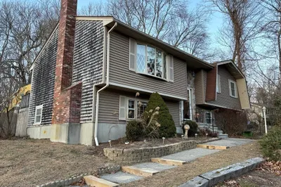 67 Westview Dr 1