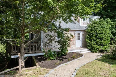 25 Locust Rd #25 1