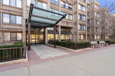 1731 Beacon St #D4
