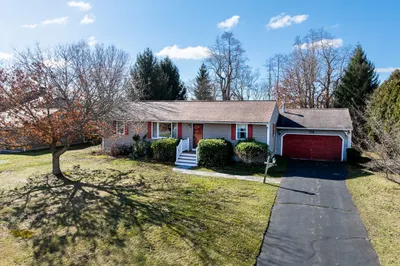 55 Sunset Dr
