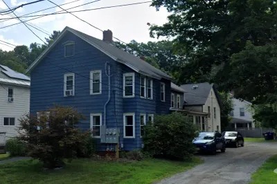137 Main St #1 1