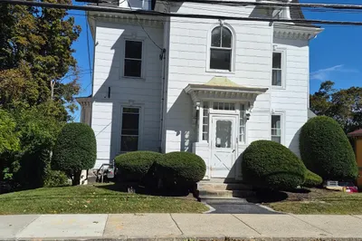 68 Newton St #3 1