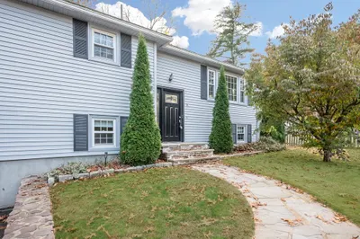 14 Endmoor Rd