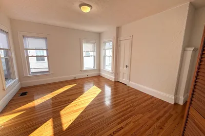 17 Upham St #1