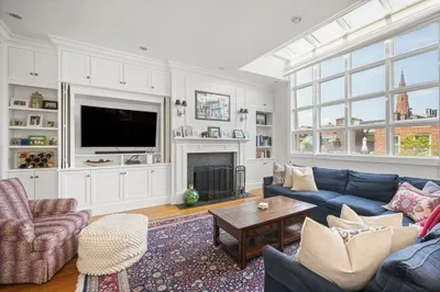 98 Chestnut St #4