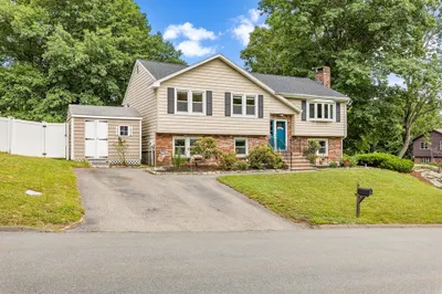 19 Sparhawk Cir 1