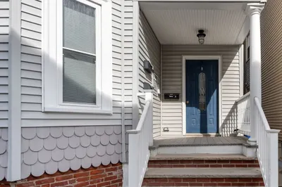10 Peters St #2