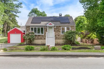 34 School House Ln
