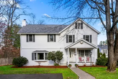 61 Old Elm St 1