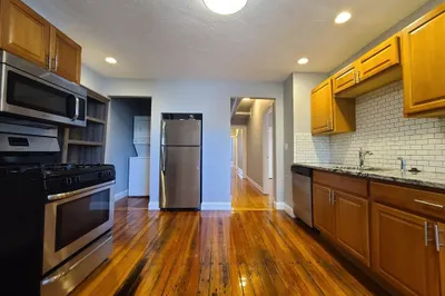 871 East 4th St #2