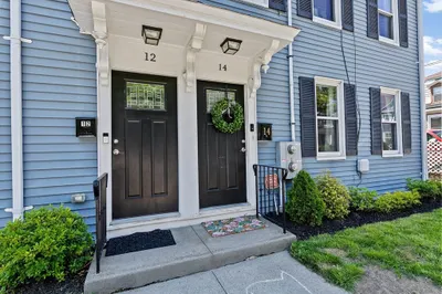 14 Temple St #14