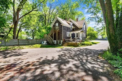106 Monk St #2 1