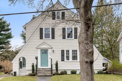 93 Farnham St