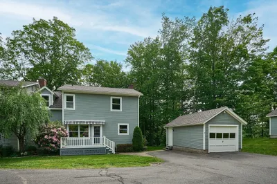 40 Dragon Hill Rd #40