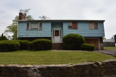 54 Matthies St