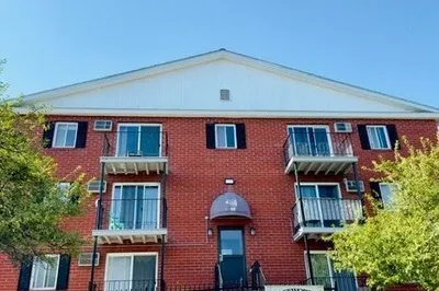 56 Edgeworth St #20