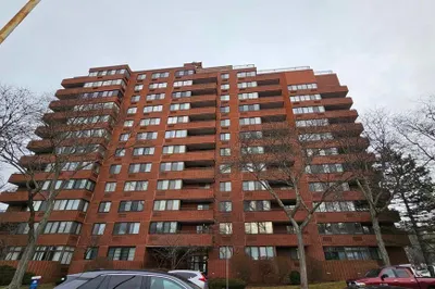 77 Adams St #1007