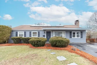 30 Sheppard Ln 1