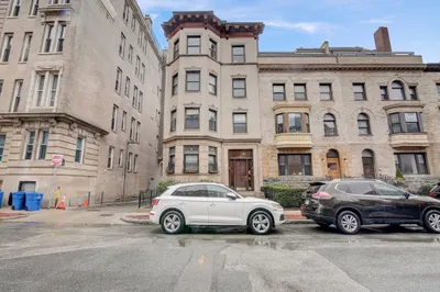 65 Hemenway St #9