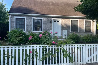 16 Bluebird Ln