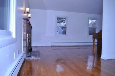 21 Goldsmith Ave 1