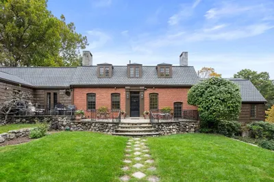 226 Highland St 1
