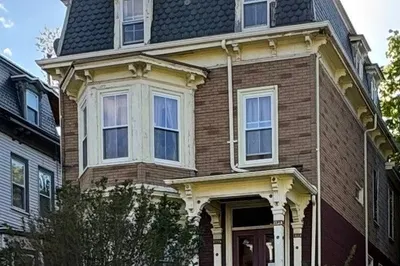 495 Warren St 1