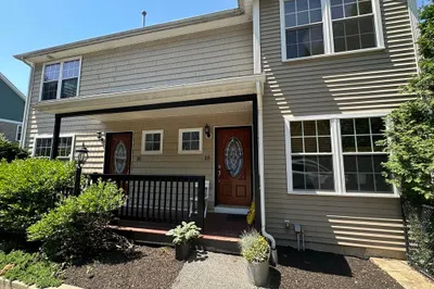 8 Grant St #18 1