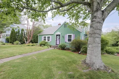 8 Hazelwood Ave 1