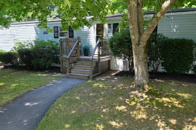 6 Saturn Ln