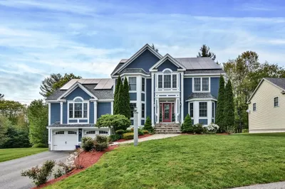44 Regency Dr 1
