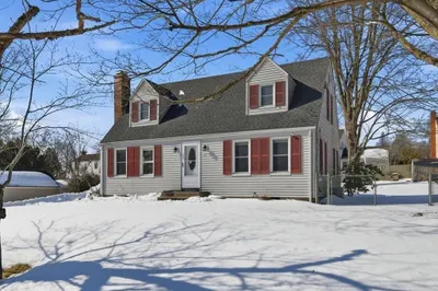 32 Glenview Dr 1