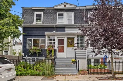 44 Oak St 1