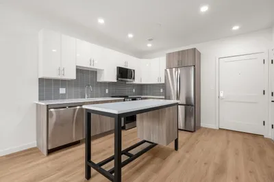 40 Centre St #405