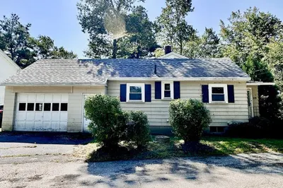 29 Snake Pond Rd