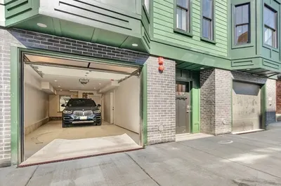 32 Orleans St #5